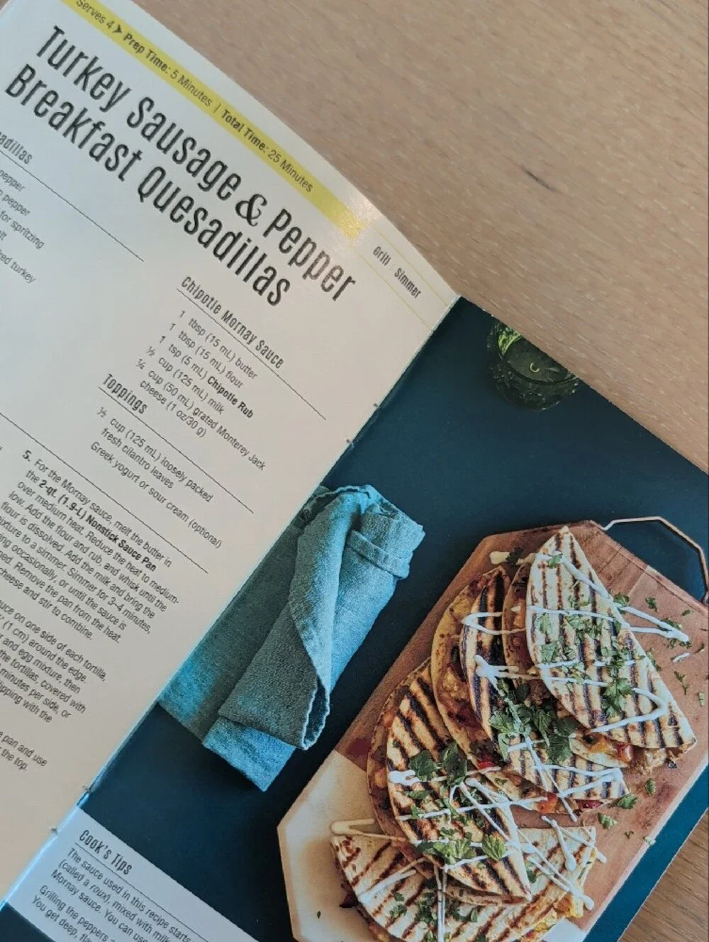 7 Pampered Chef Recipe Booklets.